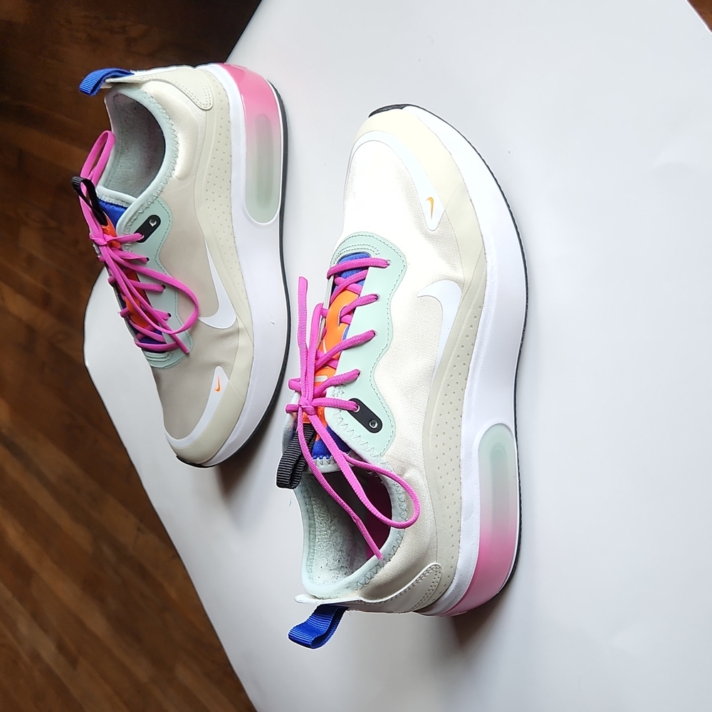 Nike Air Max Dia size 7.5